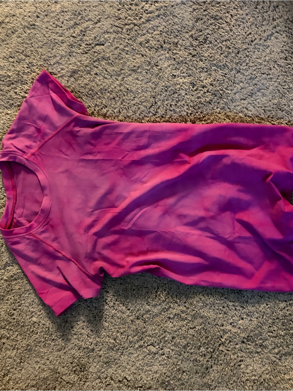 lululemon athletica Women's Magenta tie die Short Sleeve Muscle Tee